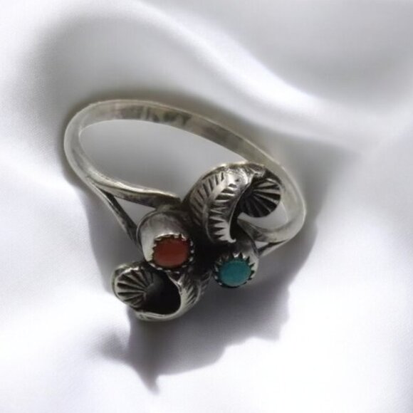 Sterling Silver Ring Turquoise Coral Zuni Look Southwestern Leaf Design - Picture 2 of 5